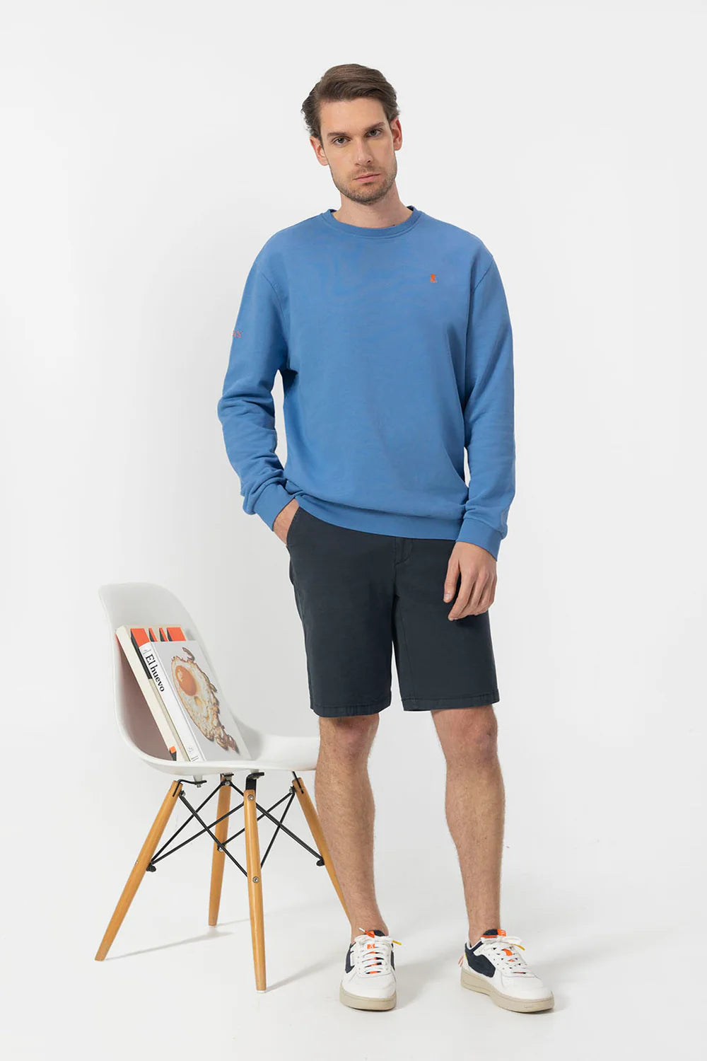 EL PULPO BÁSICA BORDADO CONTRASTE SUDADERA AZUL ÍNDIGO