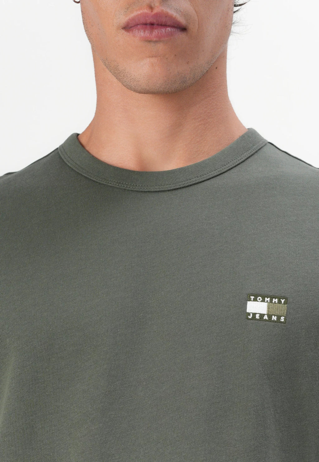 TOMMY JEANS CAMISETA REGULAR FIT VERDE OLIVA