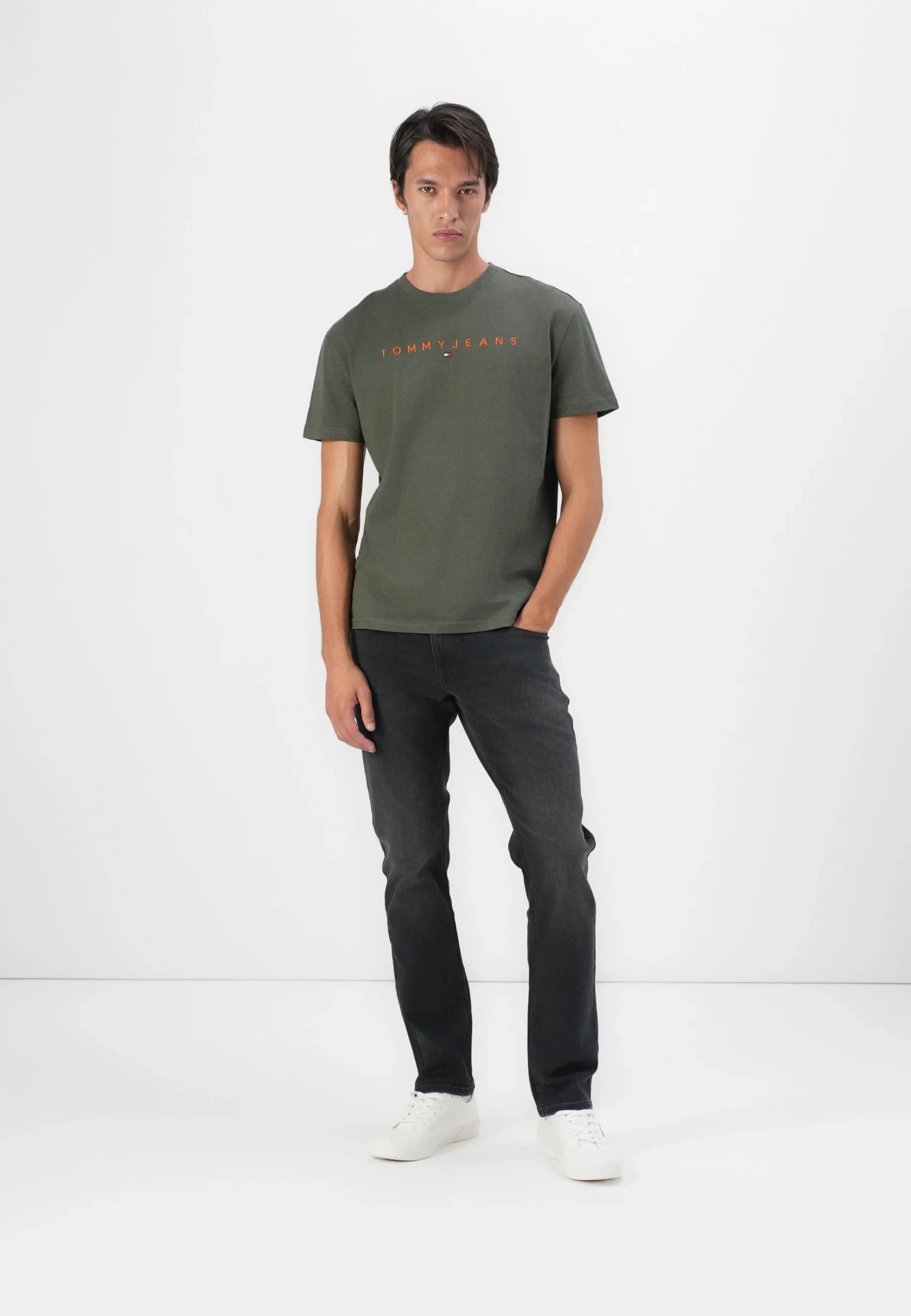 TOMMY JEANS CAMISETA LOGO LINEAR  REGULAR FIT VERDE OLIVA