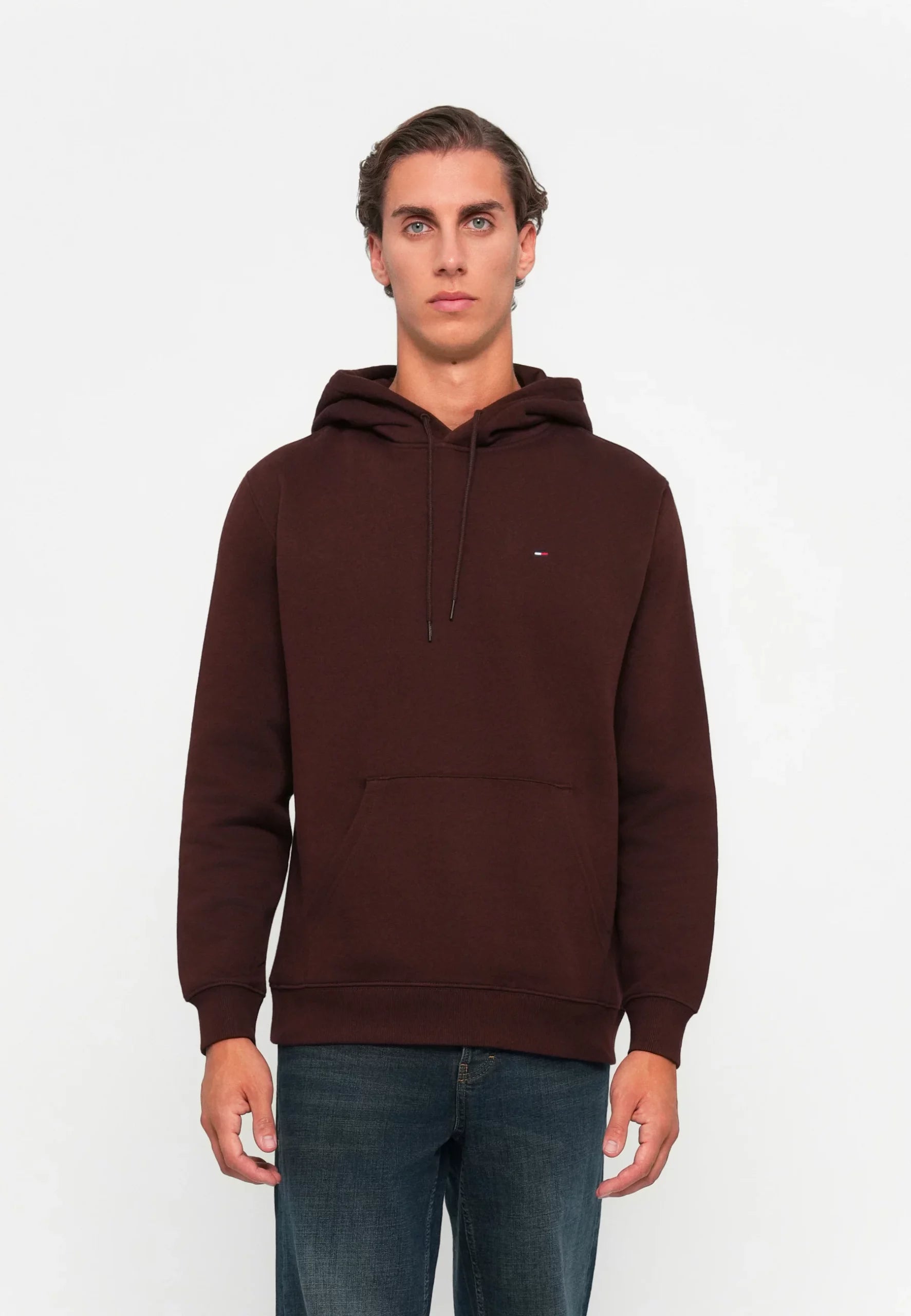 TOMMY JEANS SUDADERA REGULAR FIT MARRÓN OSCURO