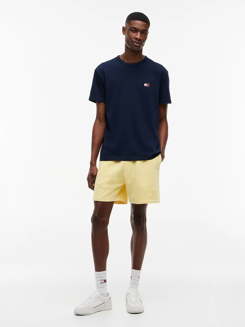 TOMMY JEANS REGULAR BADGE CAMISETA REGULAR FIT AZUL MARINO