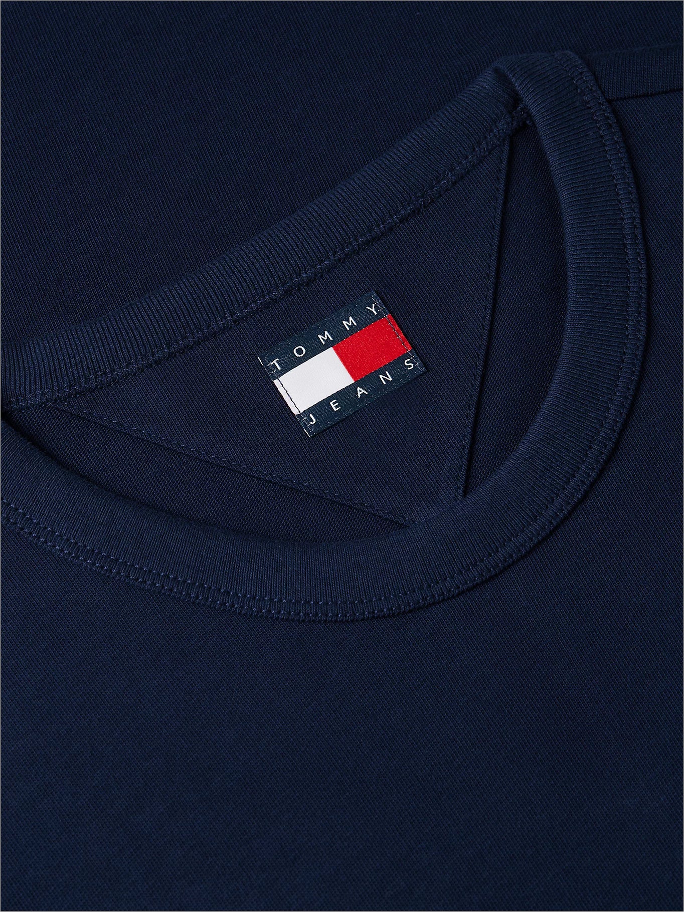 TOMMY JEANS REGULAR BADGE CAMISETA REGULAR FIT AZUL MARINO