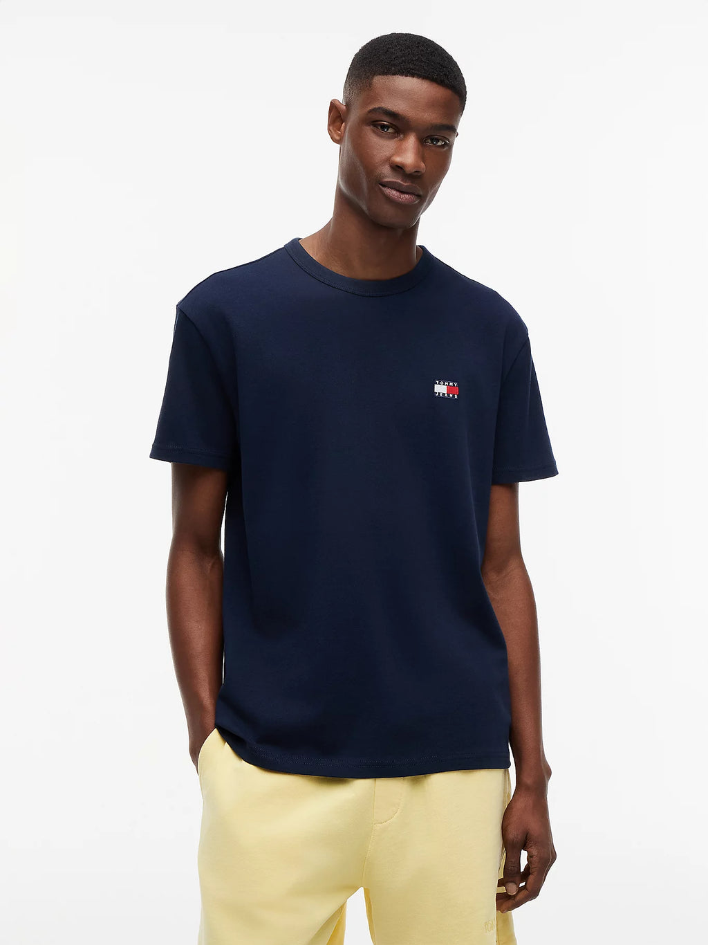 TOMMY JEANS REGULAR BADGE CAMISETA REGULAR FIT AZUL MARINO