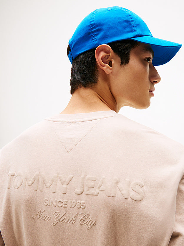 TOMMY JEANS 90S NEW CLASSICS CAMISETA REGULAR FIT COASTAL TAUPE