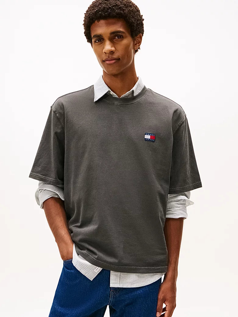 TOMMY JEANS 90S NEW CLASSICS CAMISETA REGULAR FIT NEGRA LAVADA
