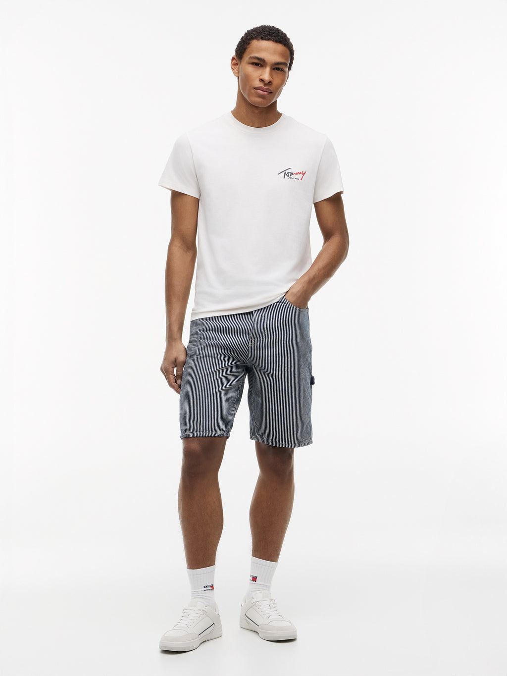 TOMMY JEANS CAMISETA LOGO PECHO 90´S MULTICOLOR SLIM FIT BLANCO ROTO