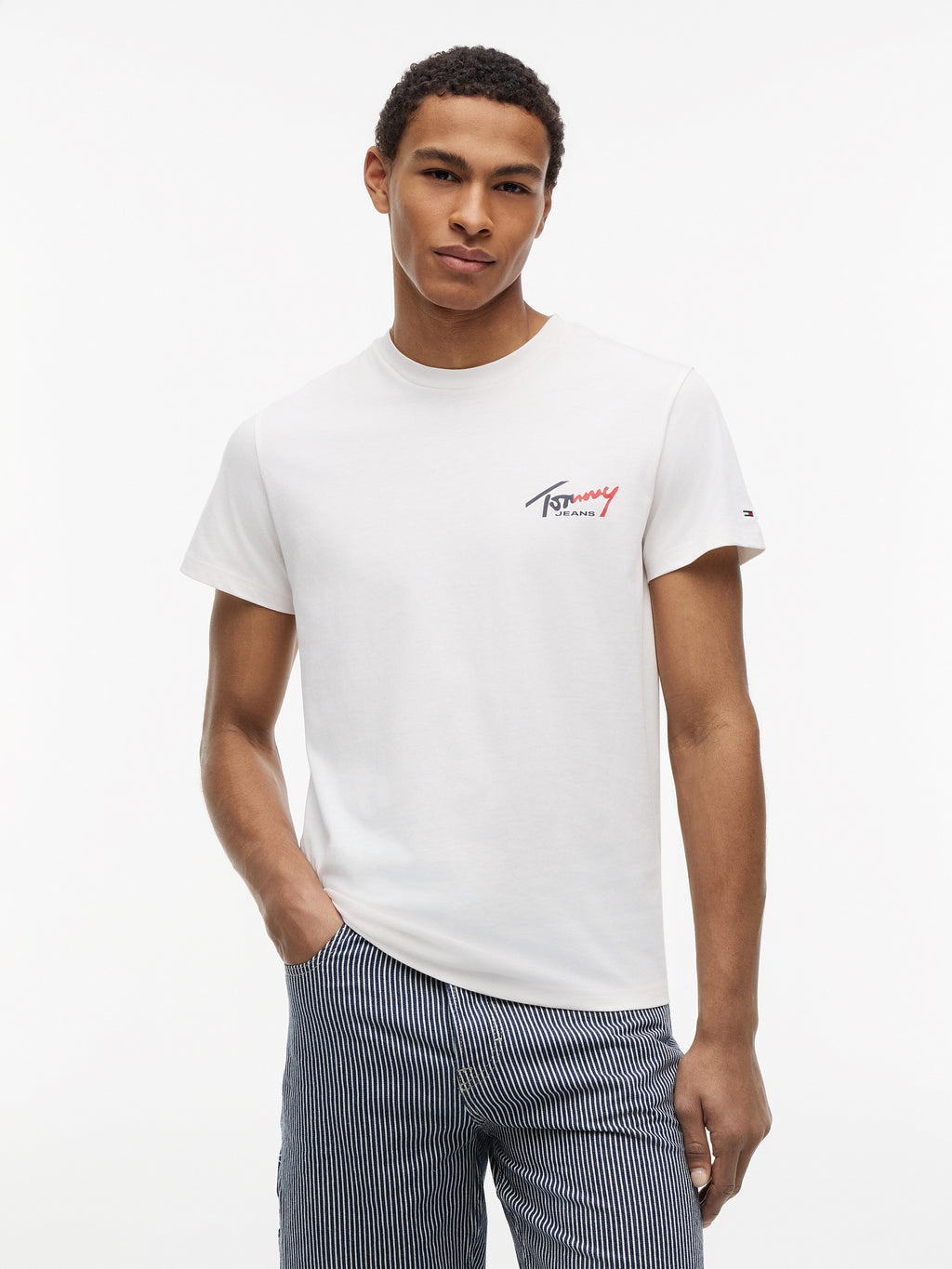 TOMMY JEANS CAMISETA LOGO PECHO 90´S MULTICOLOR SLIM FIT BLANCO ROTO