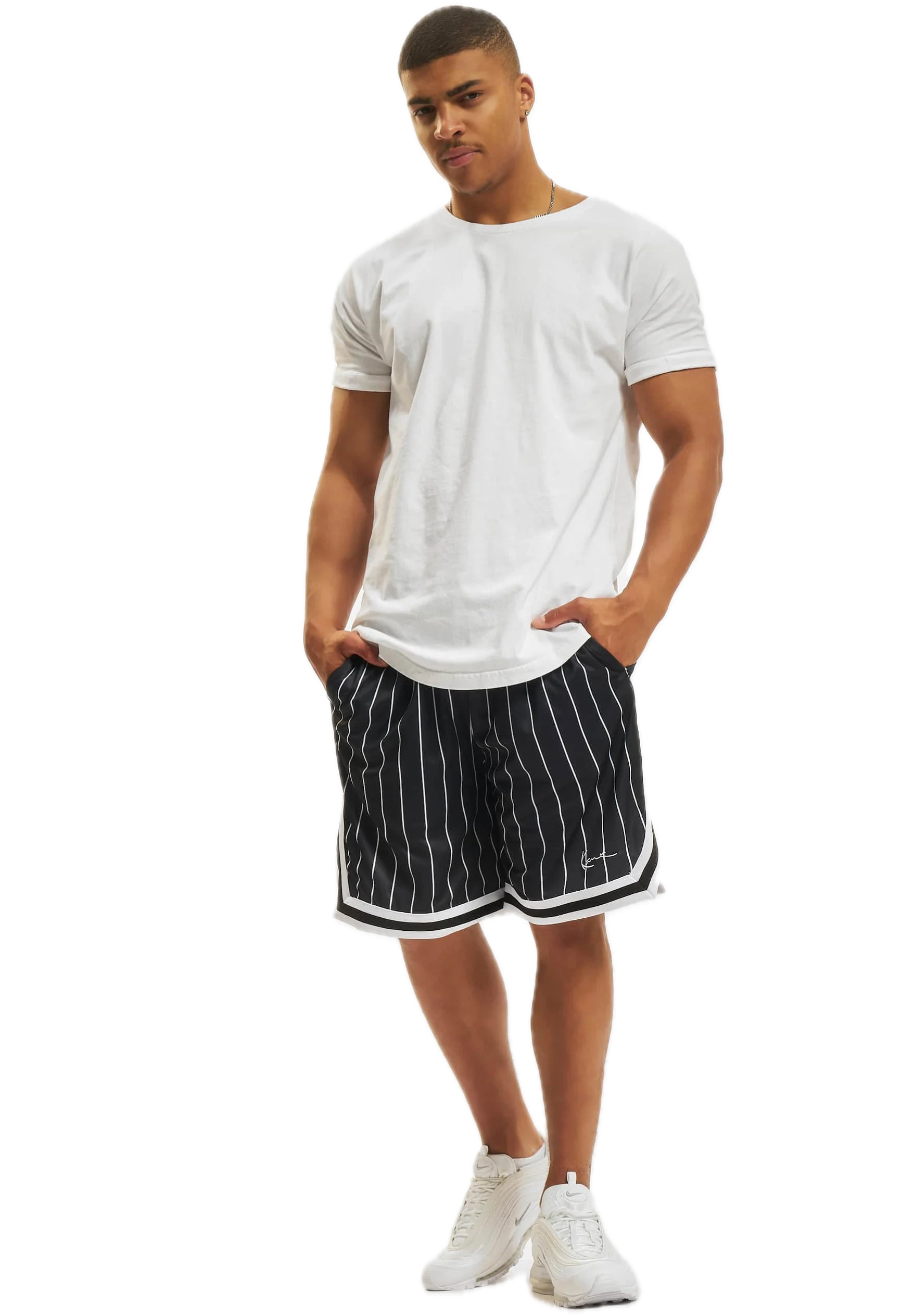 KARL KANI SMALL SIGNATURE PINSTRIPE BERMUDA NEGRA