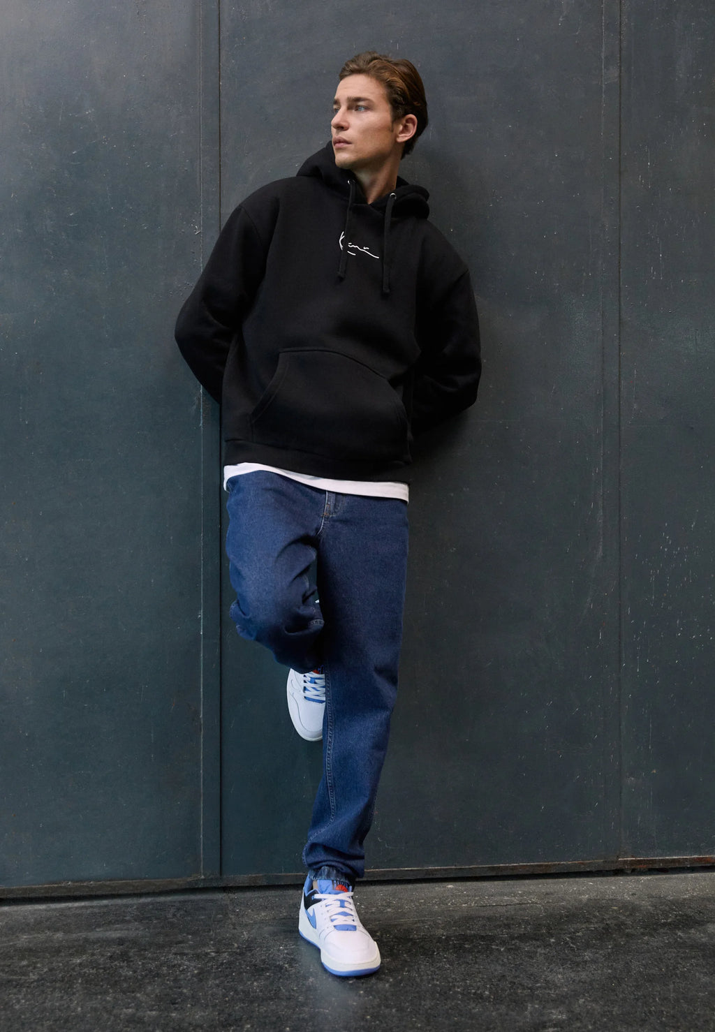 KARL KANI SIGNATURE HOODIE SUDADERA CAPUCHA REGULAR FIT NEGRA