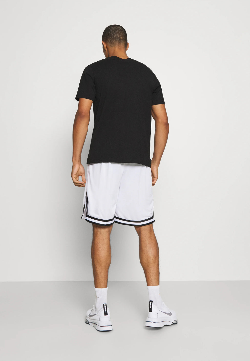 KARL KANI SIGNATURE MESH SHORT BERMUDA DEPORTIVA REGULAR FIT BLANCA
