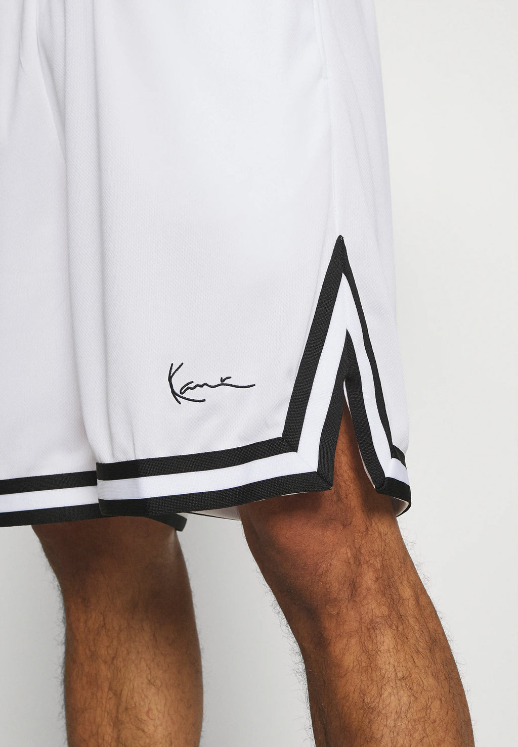 KARL KANI SIGNATURE MESH SHORT BERMUDA DEPORTIVA REGULAR FIT BLANCA