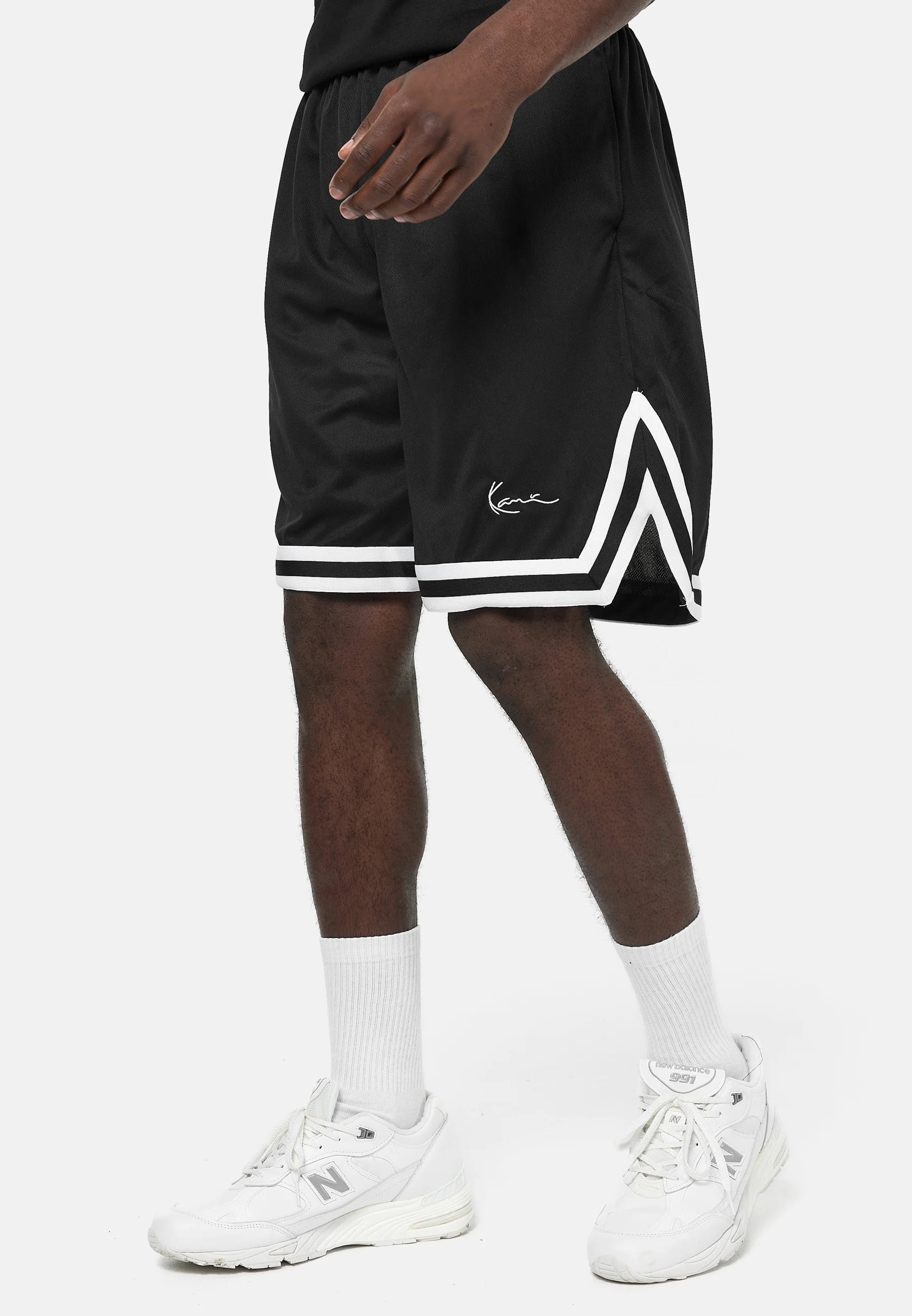 KARL KANI BERMUDA SIGNATURE NEGRA