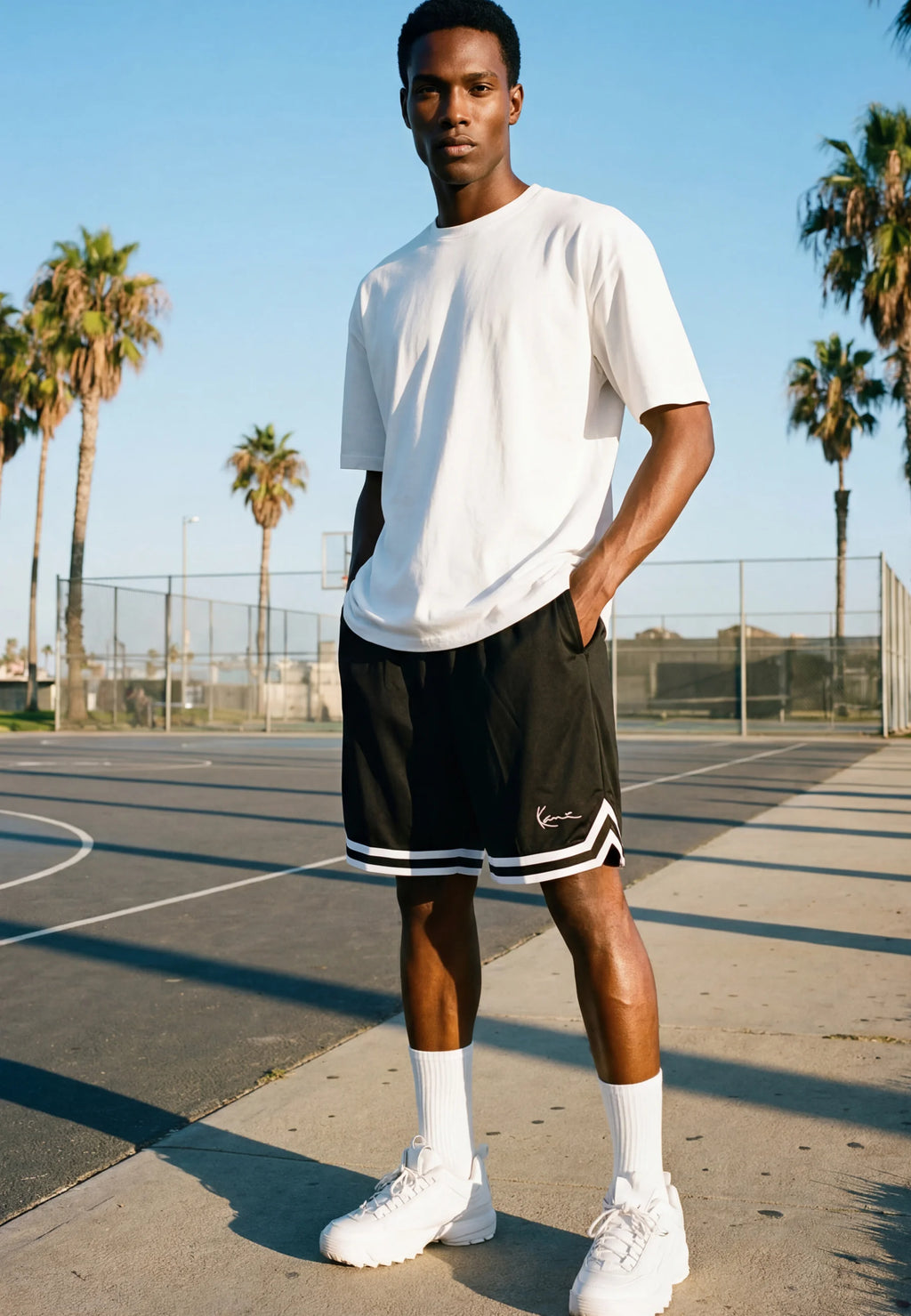 KARL KANI BERMUDA SIGNATURE NEGRA