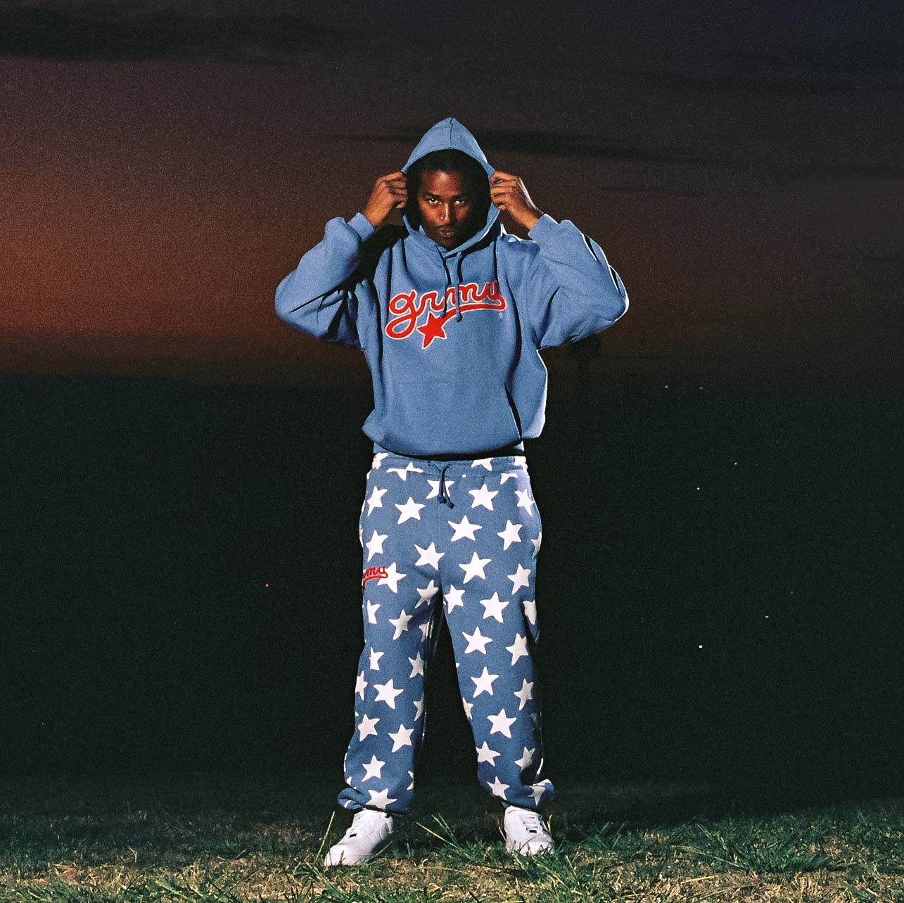GRIMEY MUD’S THE RESIDENCE MADRID SUDADERA BOXY AZUL