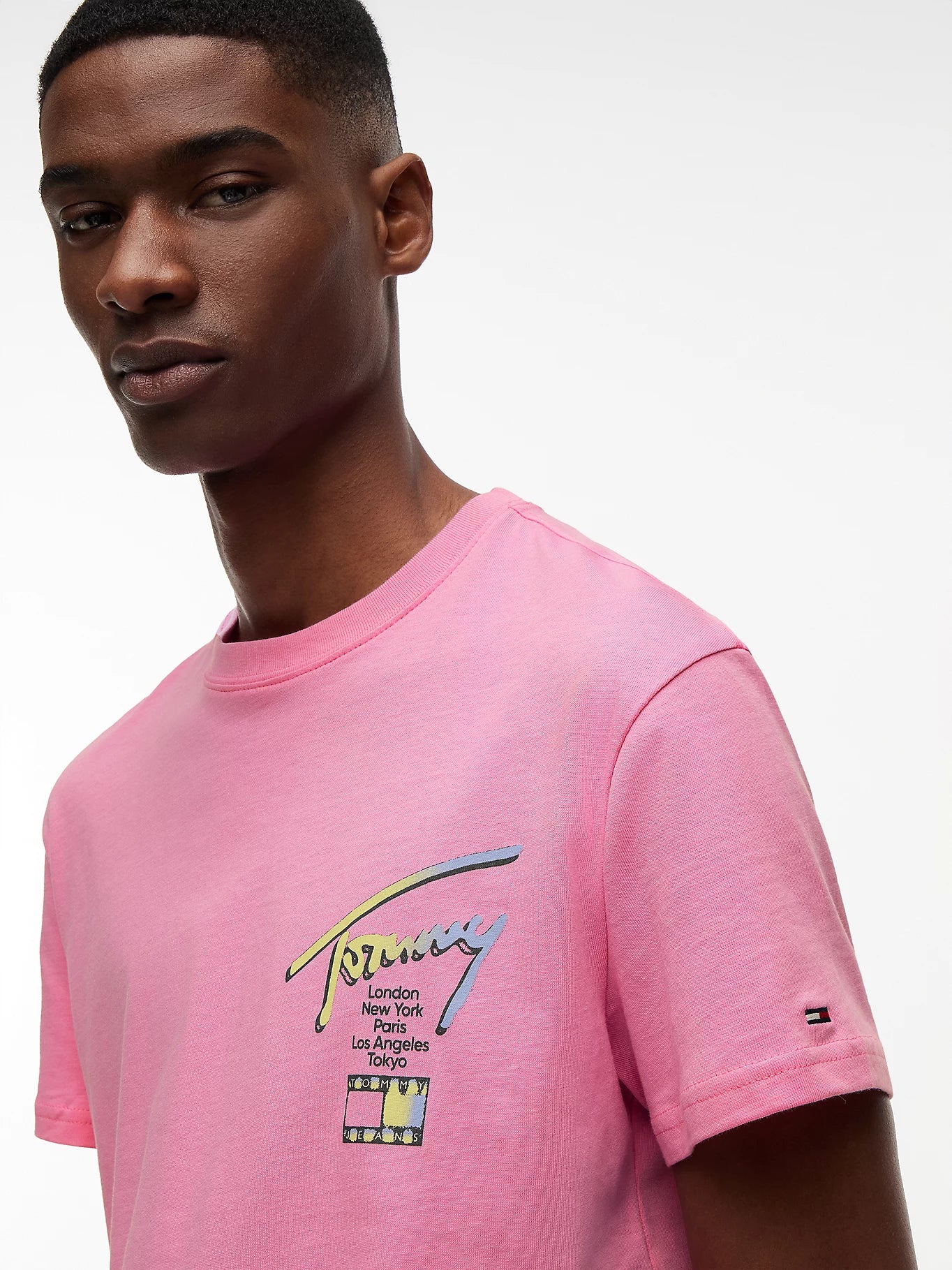 TOMMY JEANS CAMISETA LOGO 90´S MULTICOLOR REGULAR FIT ROSA
