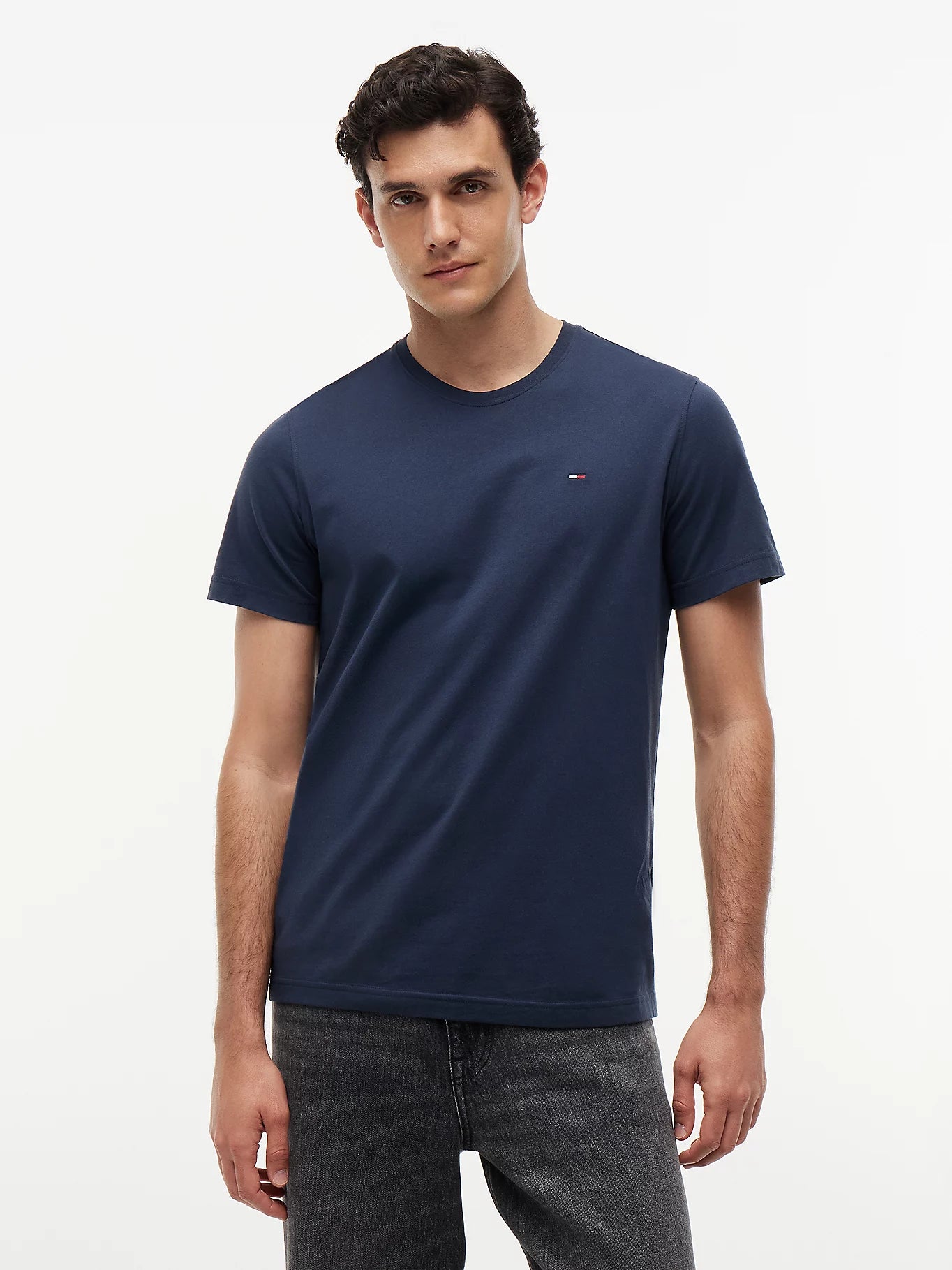 TOMMY JEANS CAMISETA LOGO PEQUEÑO BORDADO SLIM AZUL OSCURO