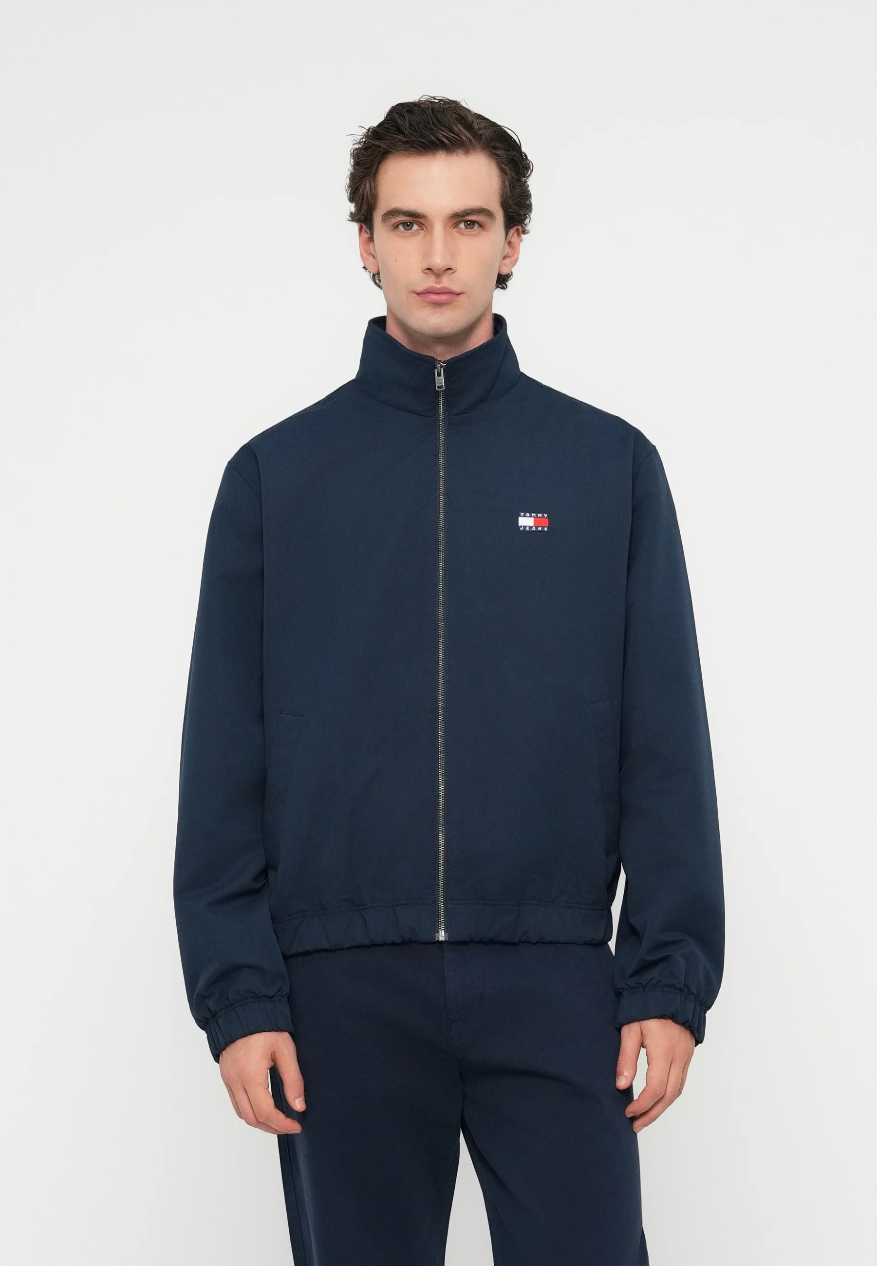 TOMMY JEANS CHAQUETA LIGERA AZUL MARINO