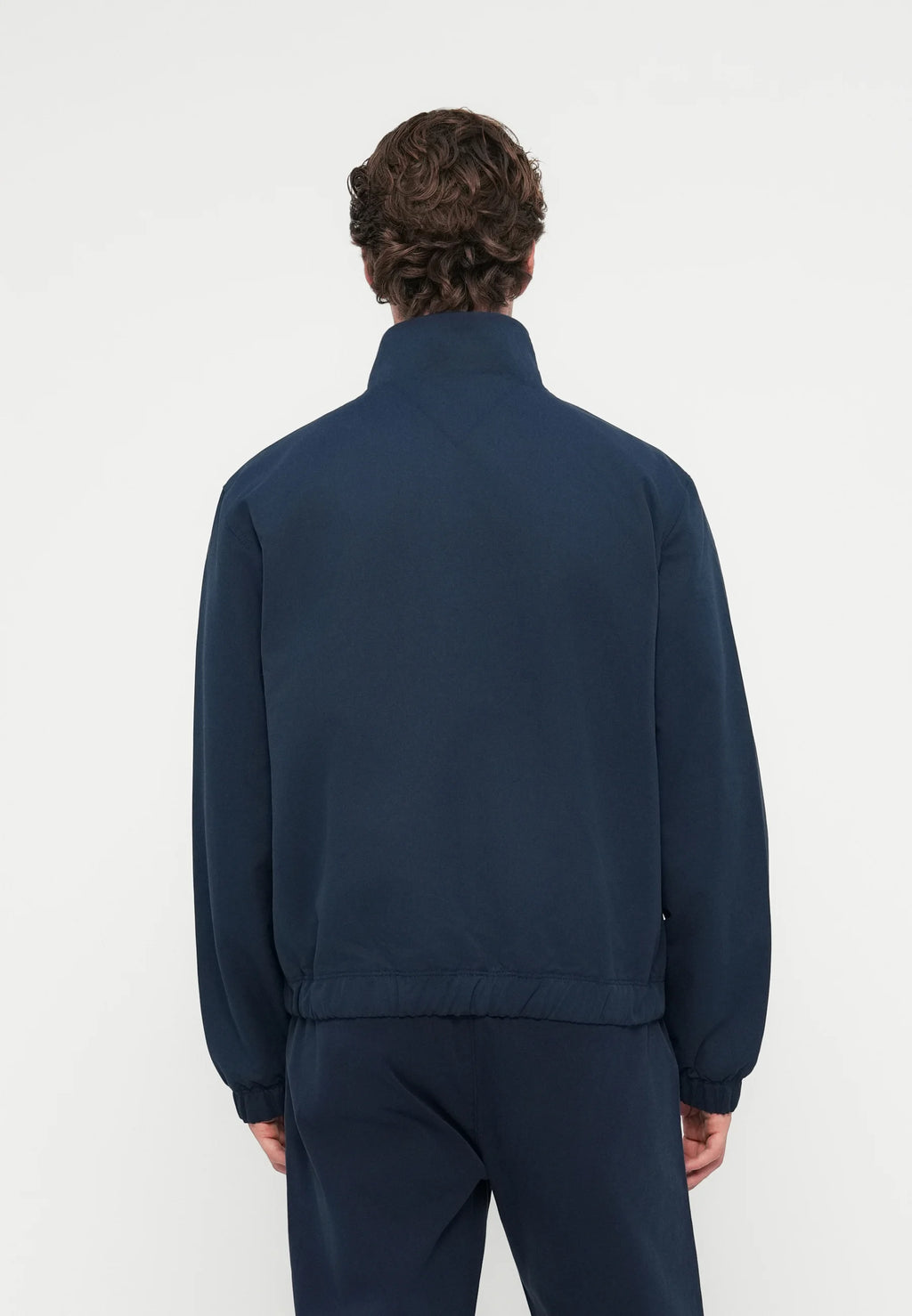 TOMMY JEANS CHAQUETA LIGERA AZUL MARINO