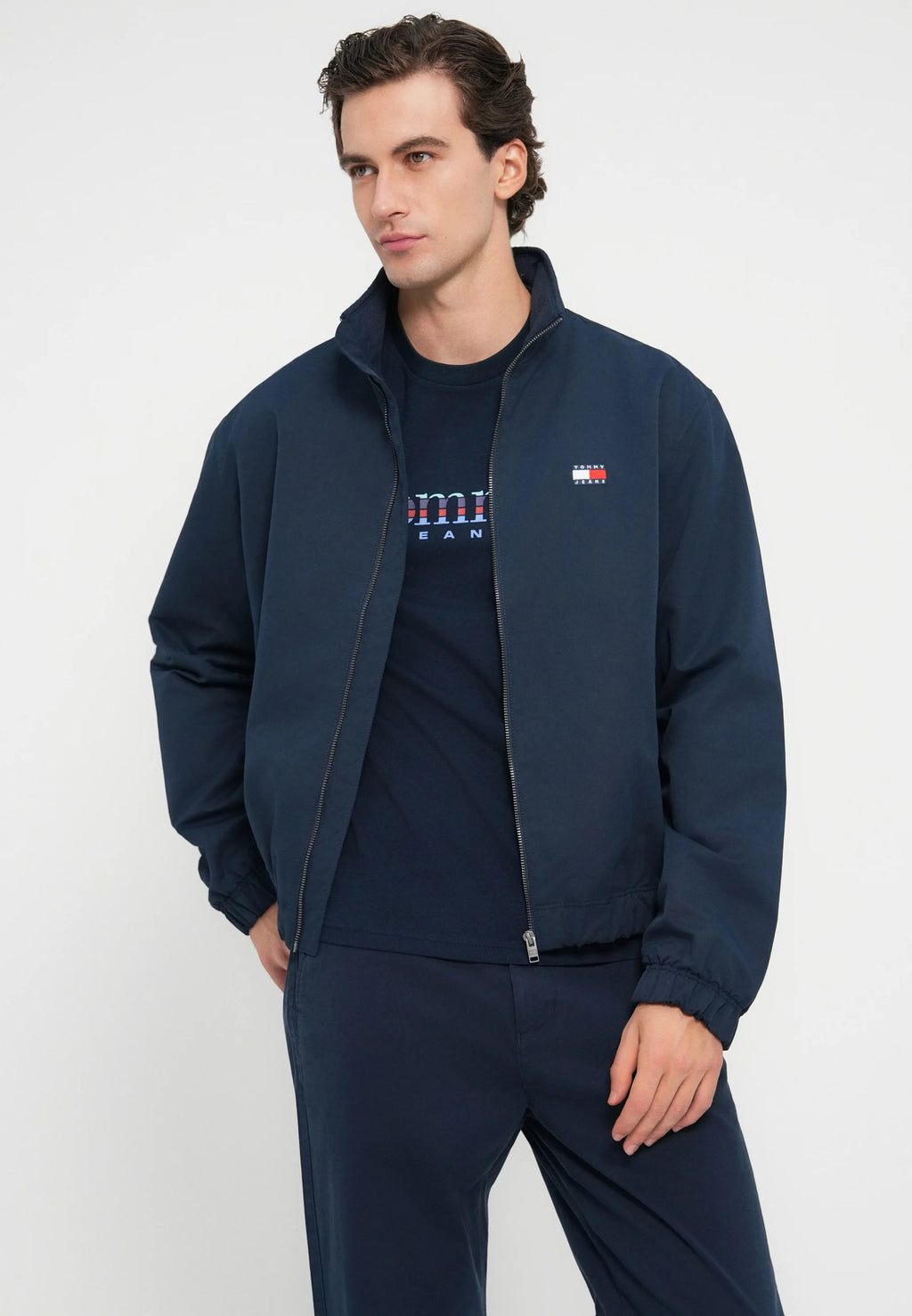 TOMMY JEANS CHAQUETA LIGERA AZUL MARINO