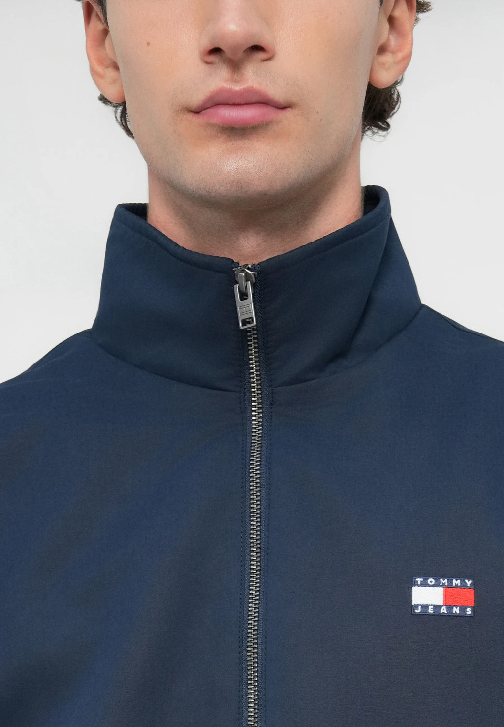 TOMMY JEANS CHAQUETA LIGERA AZUL MARINO