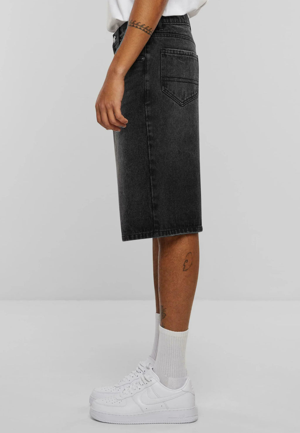 URBAN CLASSICS 90's BERMUDA LOOSE FIT NEGRO LAVADO