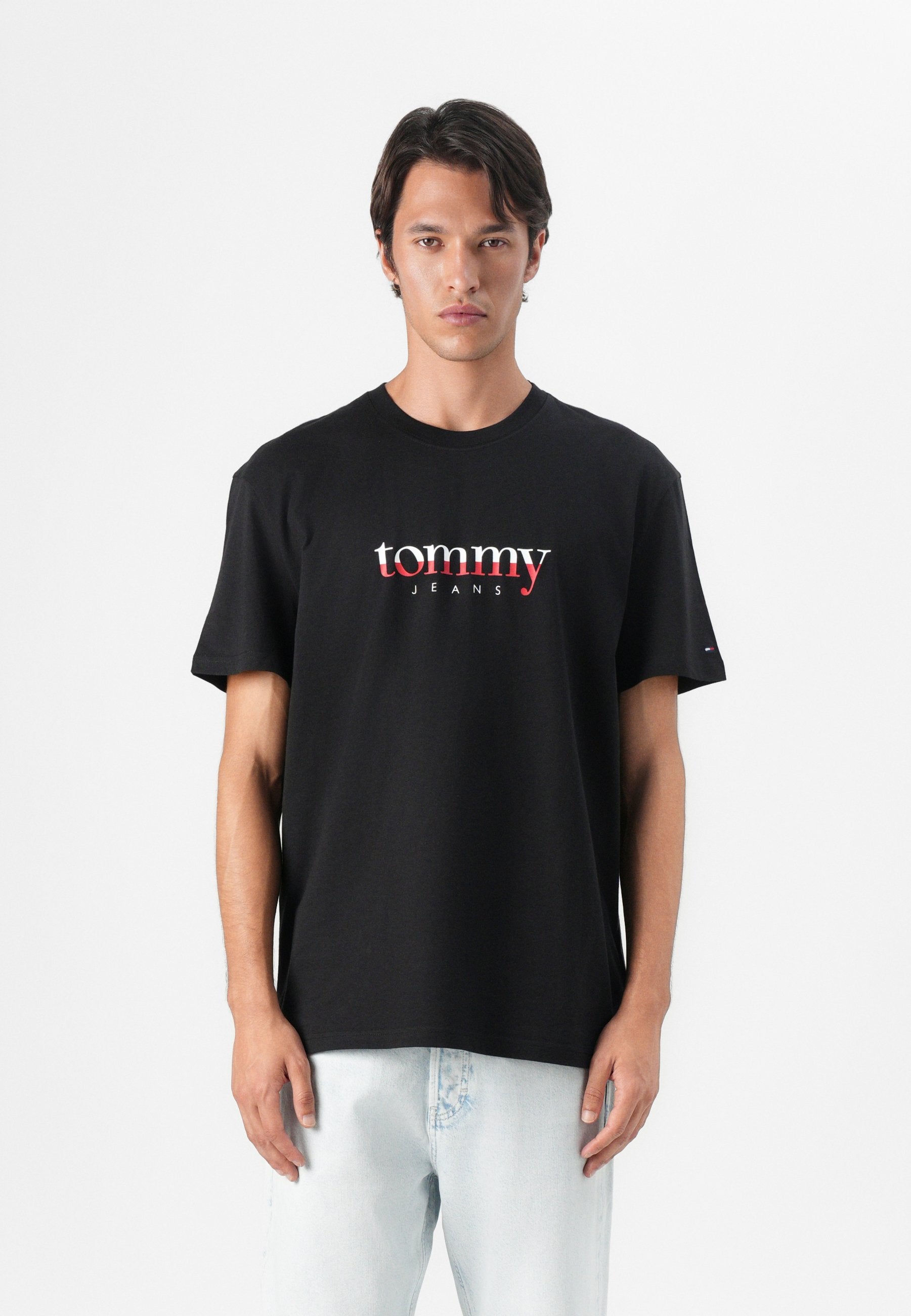 TOMMY JEANS LETRAS CAMISETA CUELLO REDONDO REGULAR FIT NEGRA