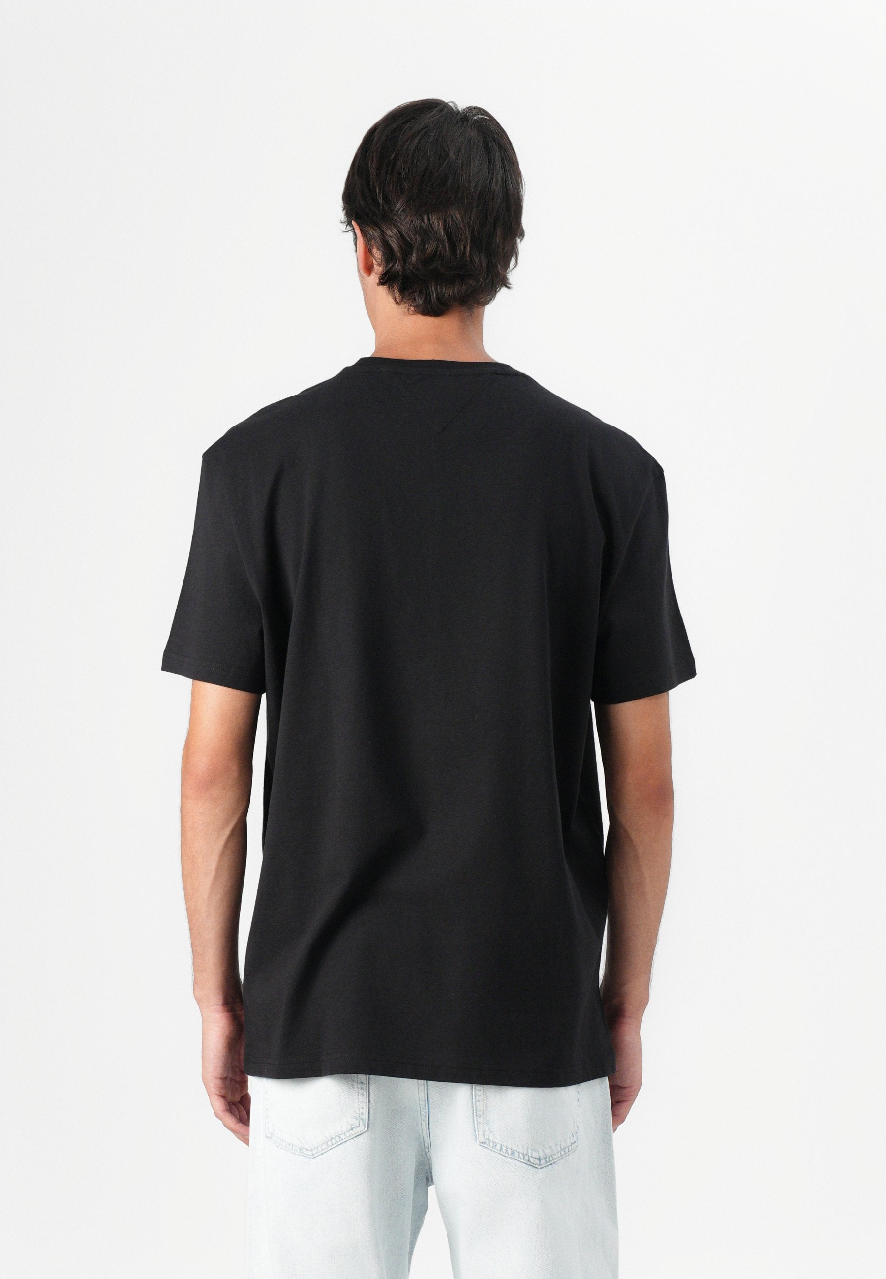 TOMMY JEANS LETRAS CAMISETA CUELLO REDONDO REGULAR FIT NEGRA