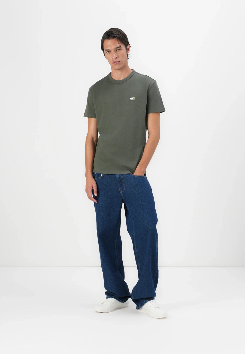 TOMMY JEANS CAMISETA REGULAR FIT VERDE OLIVA