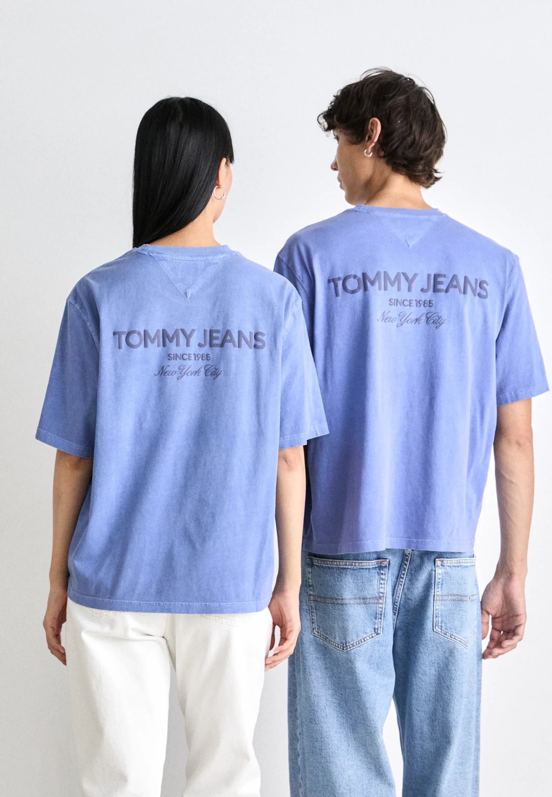 TOMMY JEANS CAMISETA BOXY FIT AZUL