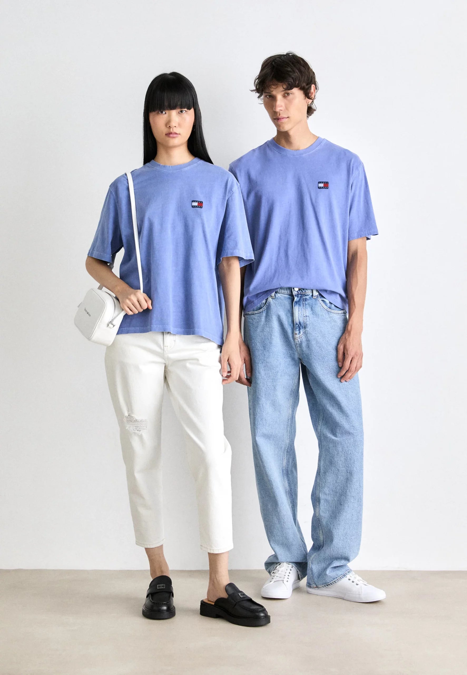 TOMMY JEANS CAMISETA BOXY FIT AZUL