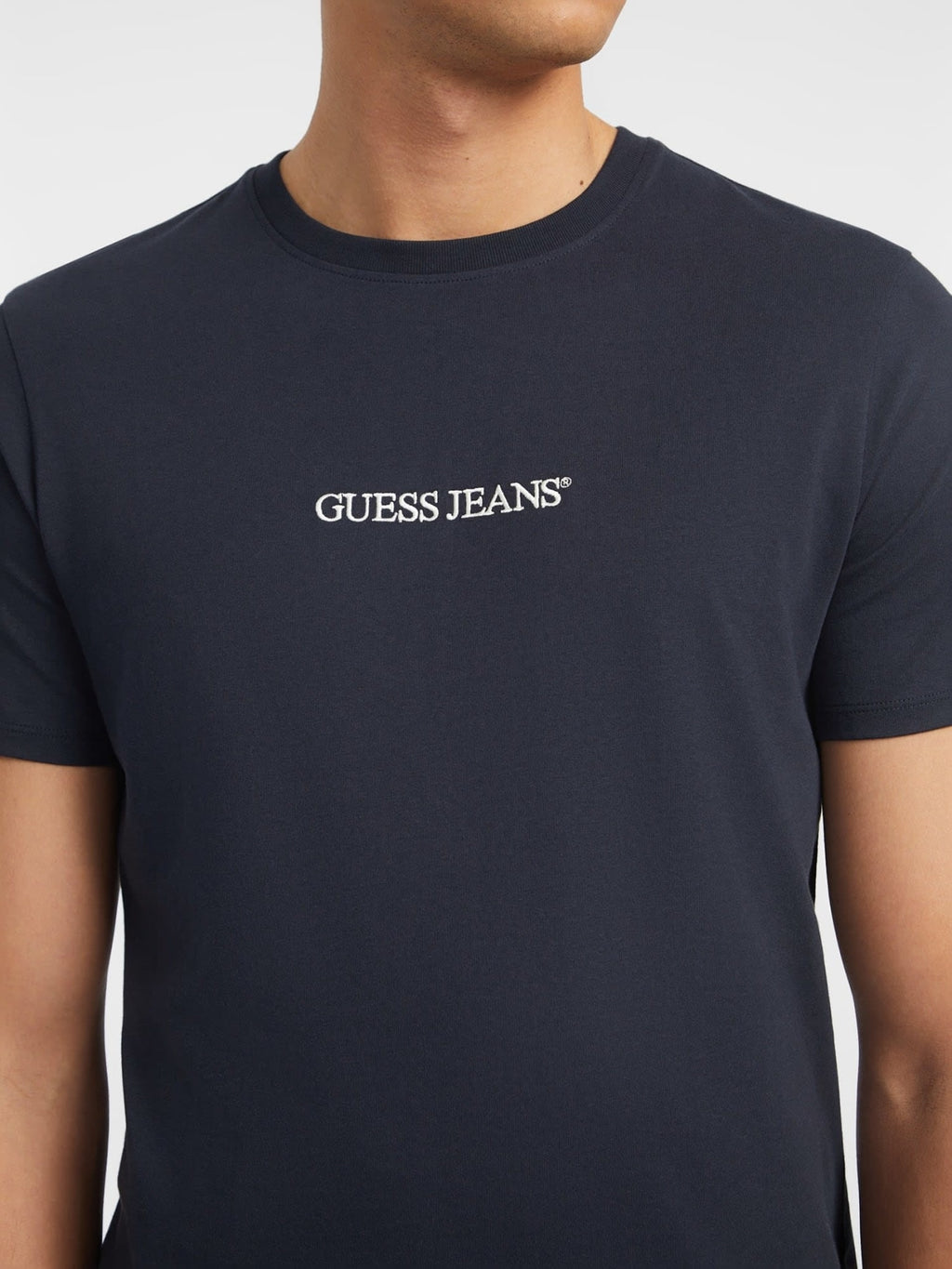 GUESS CAMISETA SLIM FIT NEGRA