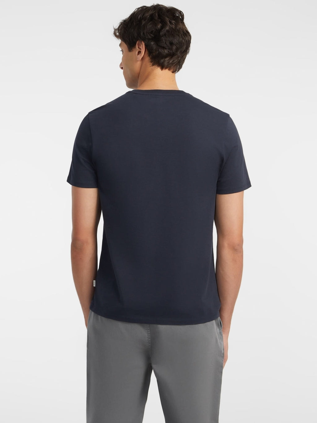 GUESS CAMISETA SLIM FIT NEGRA