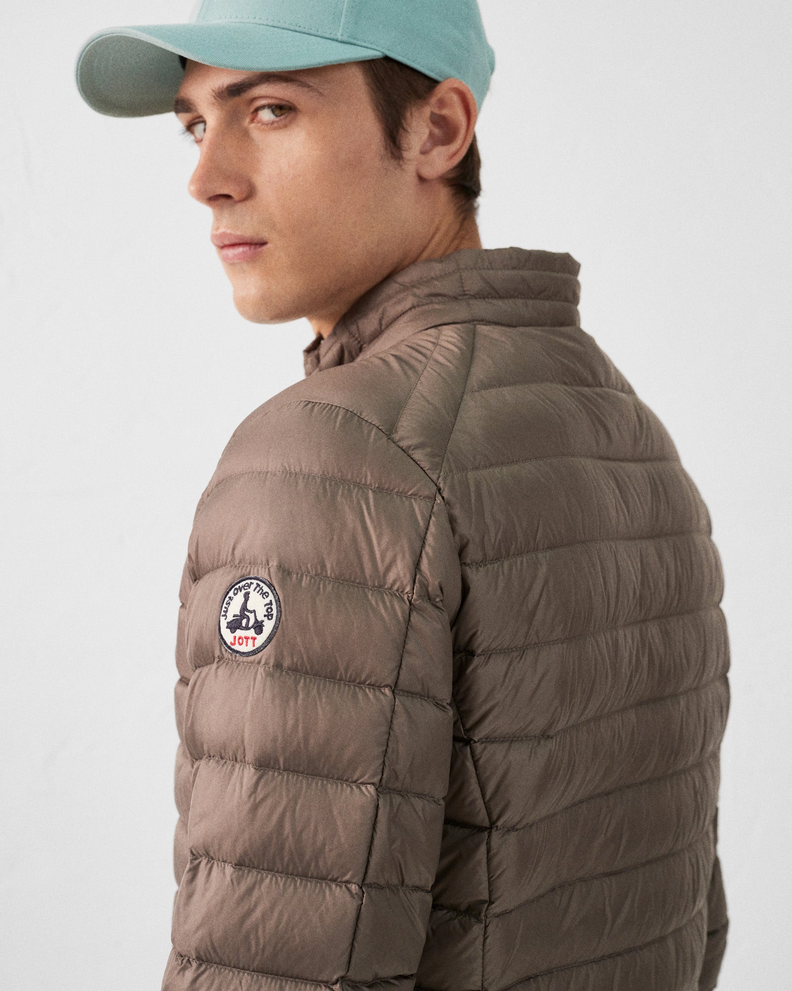 JOTT MATT CHAQUETA PLUMÍFERO CORTE CLÁSICO TAUPE