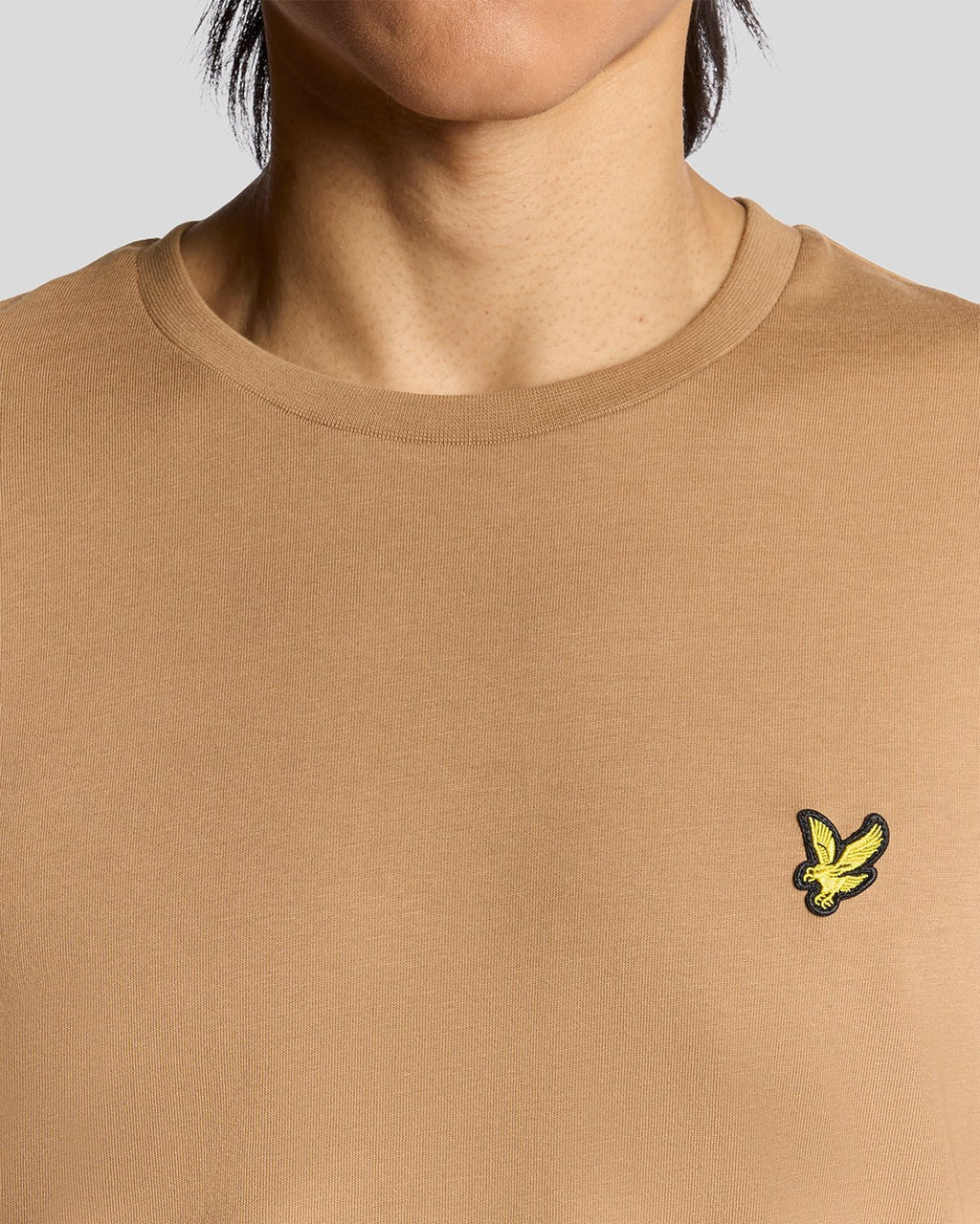 LYLE & SCOTT CAMISETA UNISEX CAMISETA REGULAR FIT CAMEL