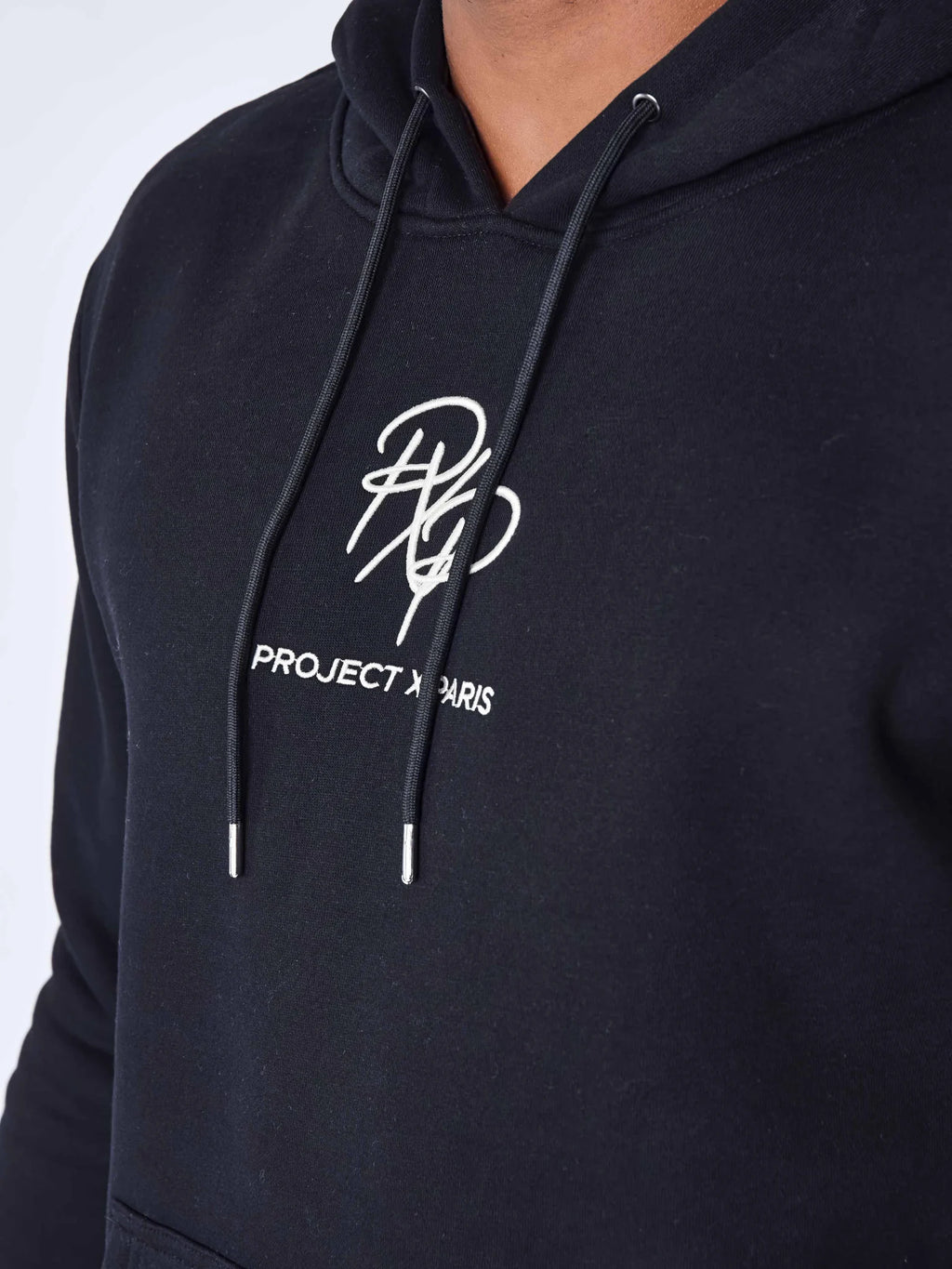 PROJECT X PARIS SUDADERA CON CAPUCHA LOGO EN MANGAS NEGRA