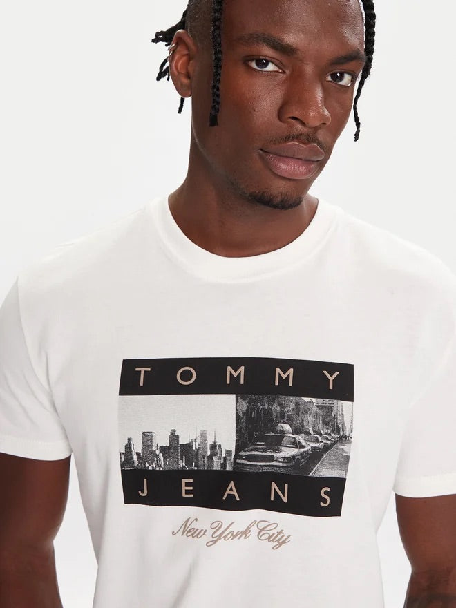 TOMMY JEANS NEW YORK PRINT CAMISETA REGULAR FIT BLANCA