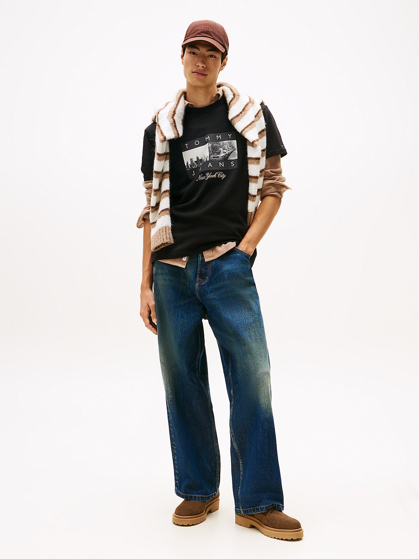 TOMMY JEANS NEW YORK PRINT CAMISETA REGULAR FIT NEGRA