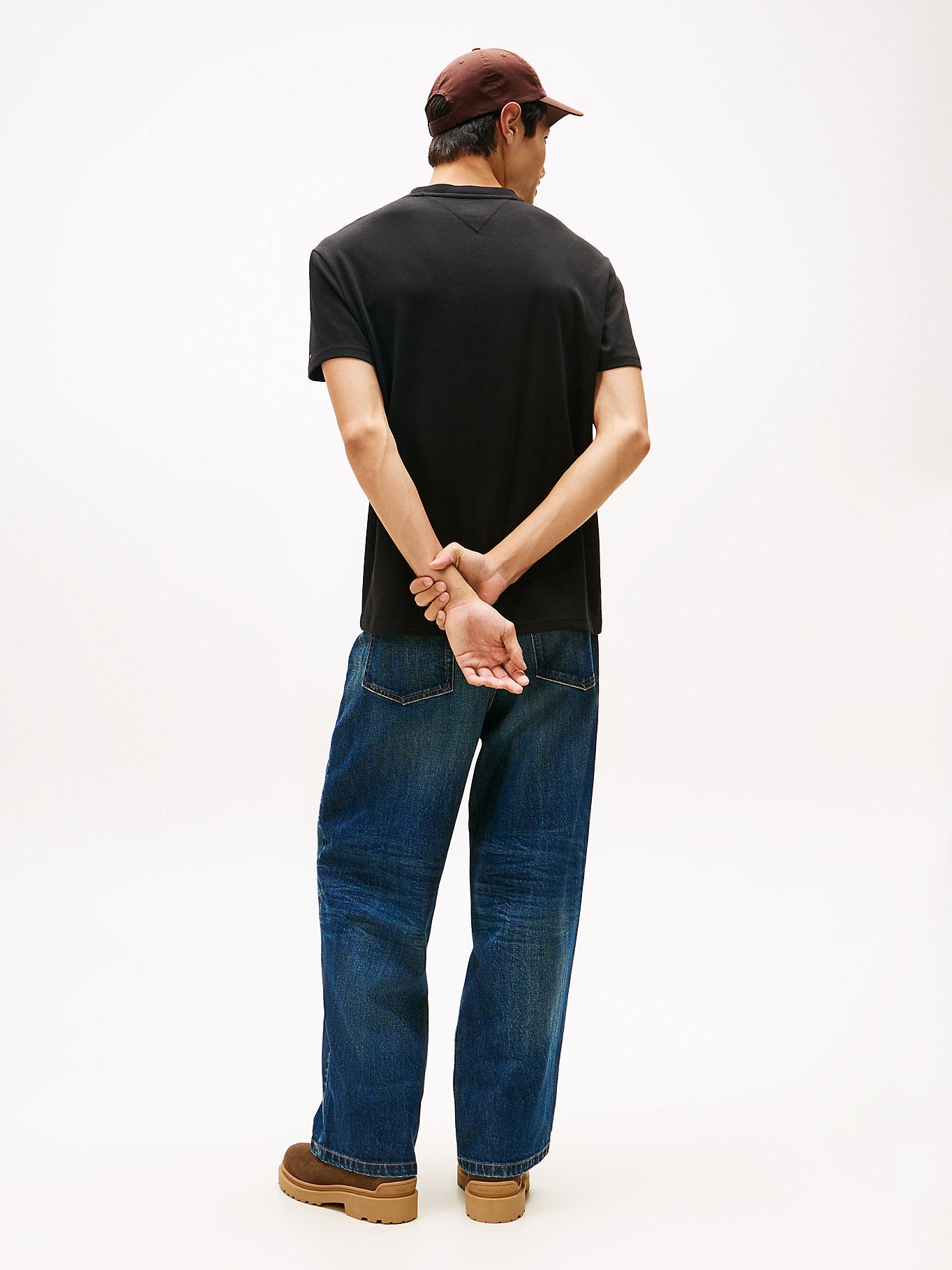 TOMMY JEANS SIGN CITY CAMISETA REGULAR FIT NEGRA